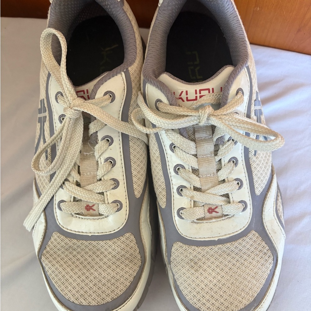 KURU Carrera Sneakers in Cream and Gray with Red Accents - Picture 2 of 14